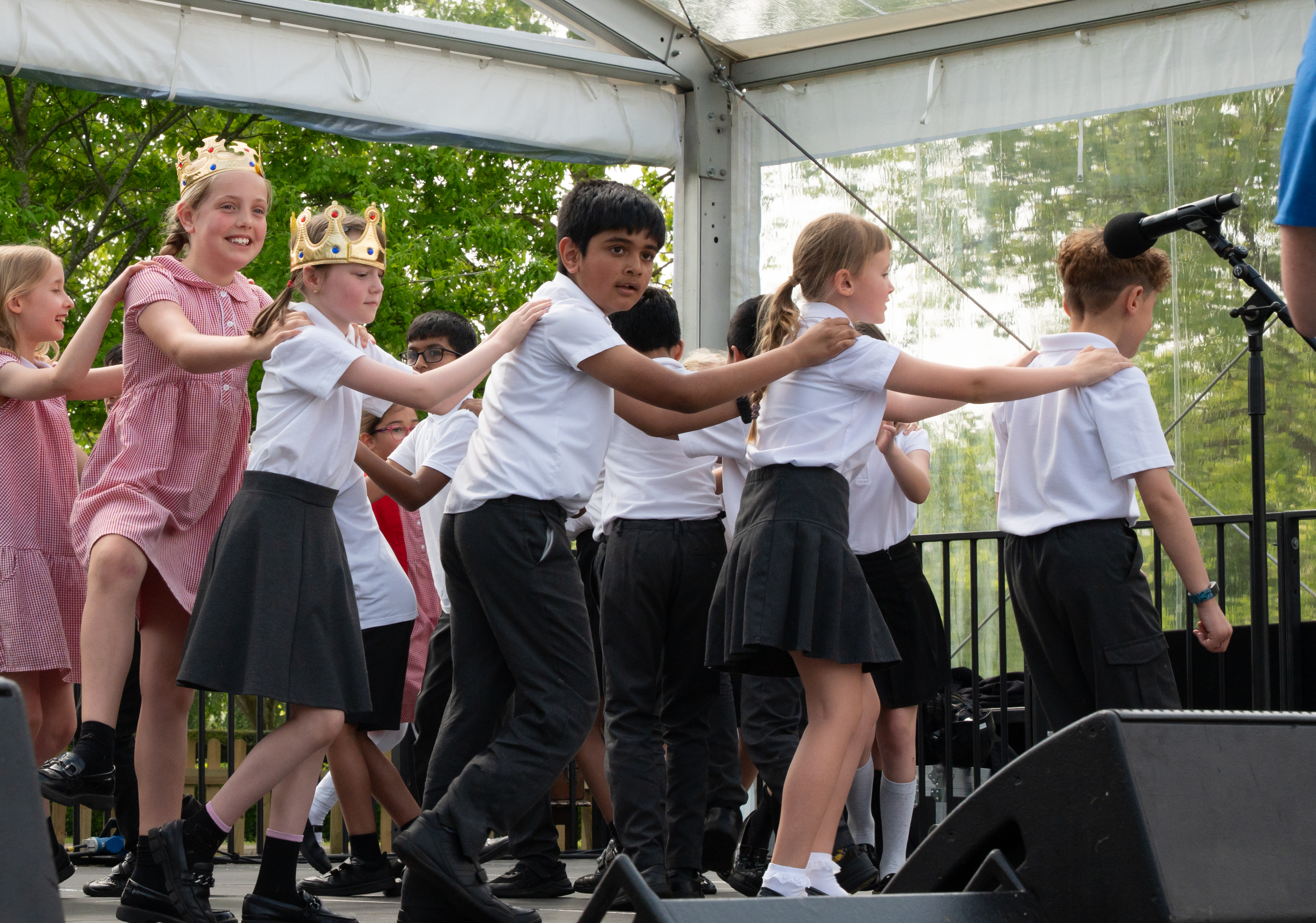 School children taking part in VE Day 80 celebrations at the Arboretum as part of the 2025 school programme
